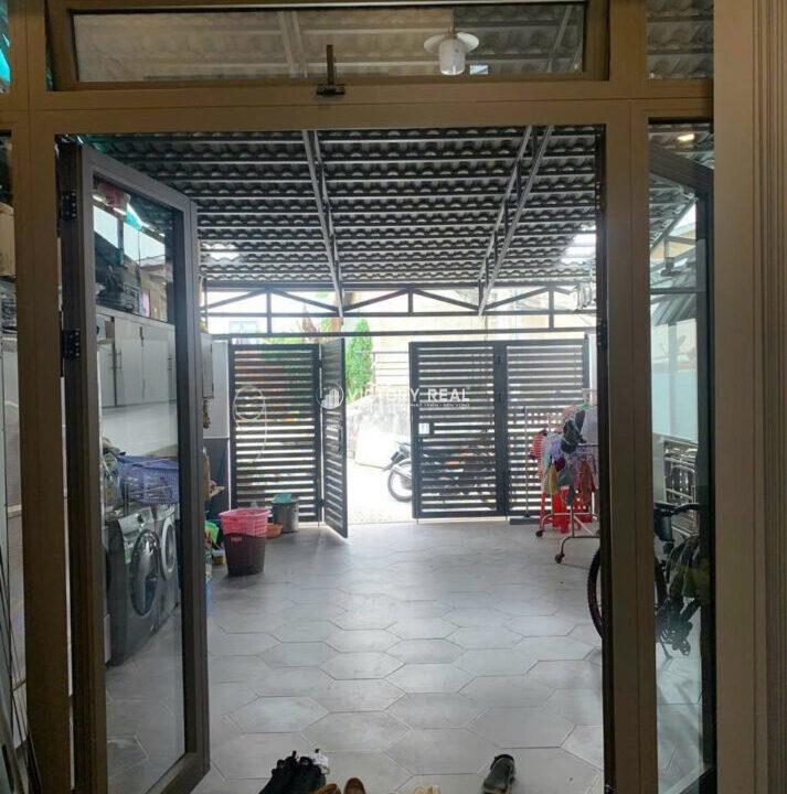 Z6535426693517_61bf6bcef909daf7b4a87d58d242e3f2133898998067147321