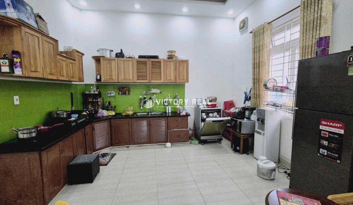 Z6716267466780_31b73874bdf6d06261d349fc228e57b3133946853695641866