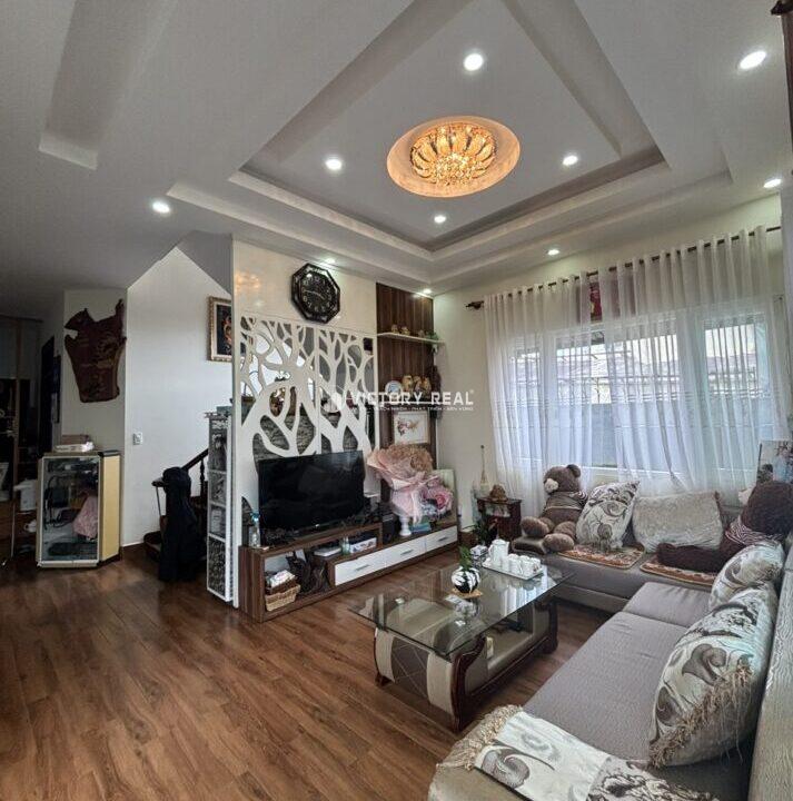 Z5927312113648_778480cd5f68ea453882267c148e3558133903072214073009