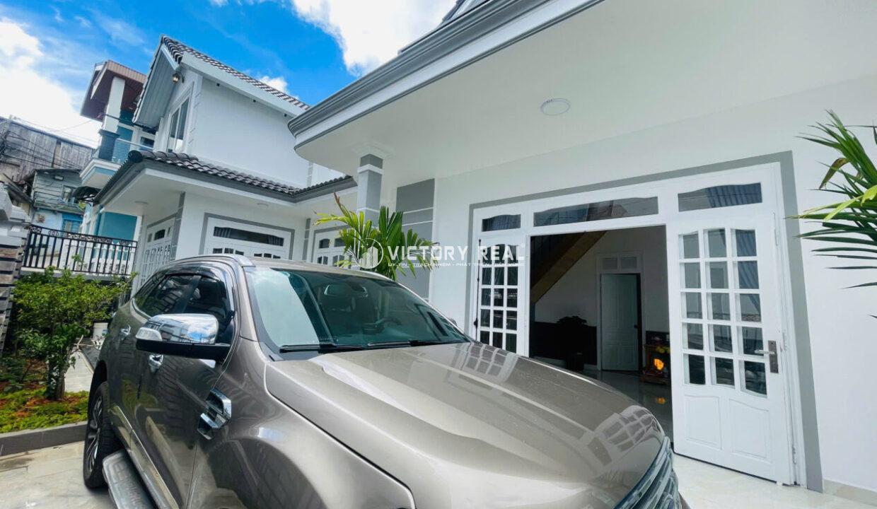 Z6836650968969_cd65058a413ed5cc15ee52a419a539d5133978203773513714