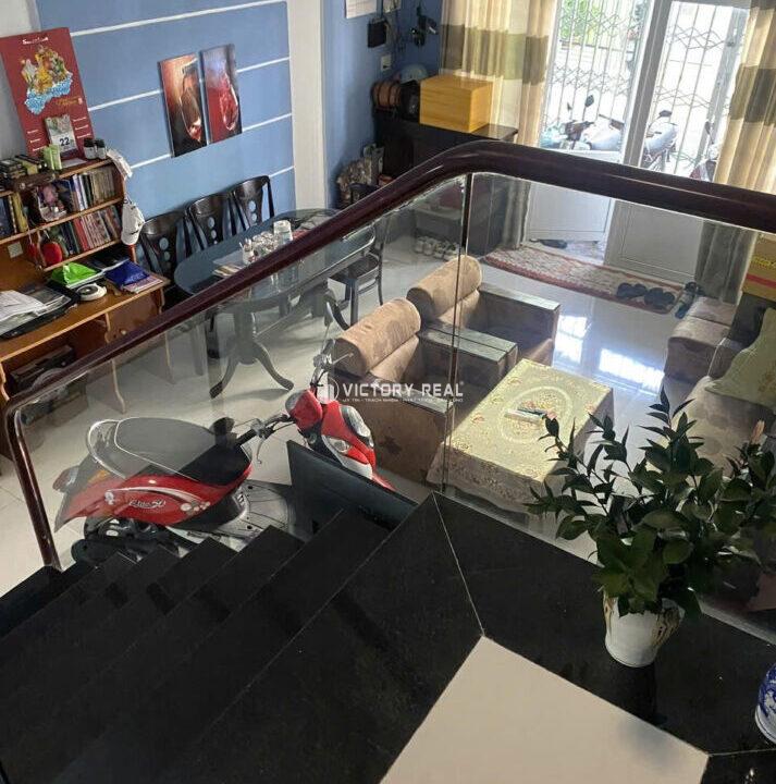 Z6899709207475_140fbaf7f24409113f4bbaadd4c8bc71133994655023811694