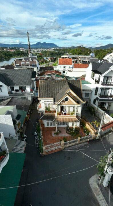 Z7188146059185_c09333c87885057ff7db52bdb5c3edbf134067198599573726