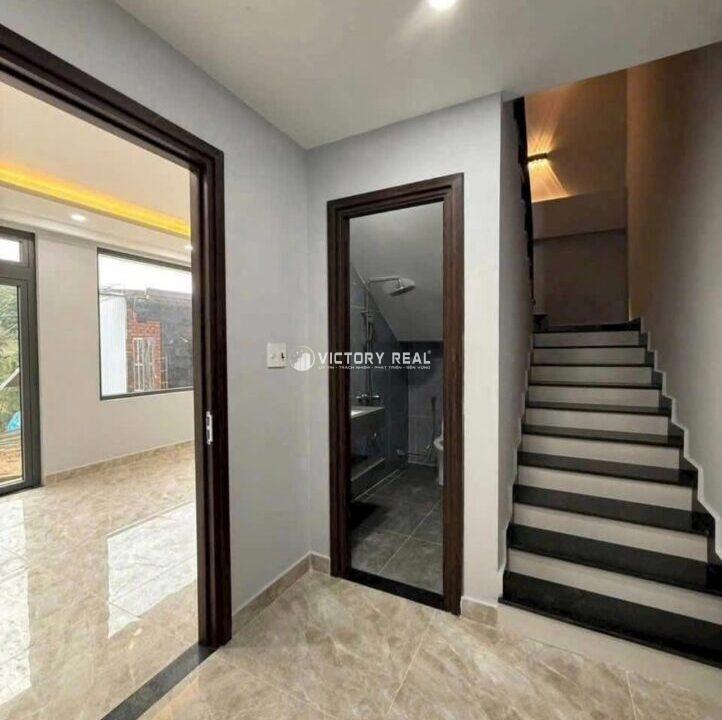 Z7225819737996_6a8a860b958a51a6a8f5ab3d8ee60727134076490776005771