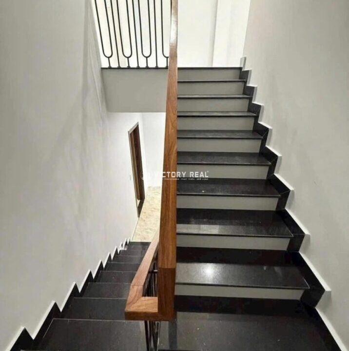 Z7225819744966_40f4d8433150e88fa0ae770b3192f157134076490779454738