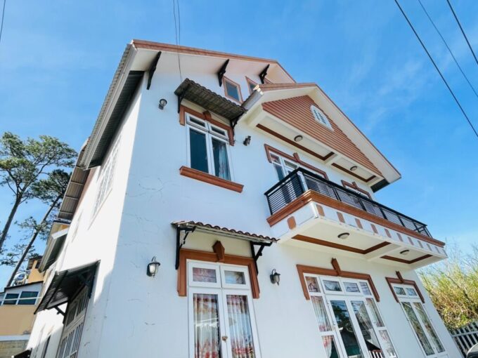 Bán Villa/ Biệt Thự Hẻm xe hơi Giá 16 tỷ Đường Khe Sanh P.10, Đà Lạt 733.2m2 10 x 34