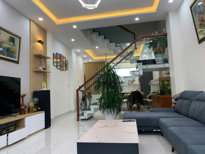 🕍 Chỉ hơn 8 tỷ sở hữu nhà mặt tiền Cổ Loa Đà Lạt – nhà 3 lầu, DTSD gần 200m², vị trí cực đẹp hiếm có.
