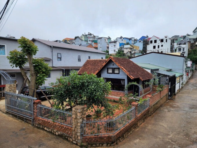 Cần bán Villa Hẻm xe hơi  đường Nguyễn An Ninh, P.06, Đà Lạt